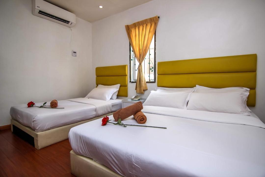 Rose Cottage Hotel Bandar Seri Alam Джохор Бахру Екстериор снимка